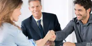 körpersprache im bewerbungsgespräch